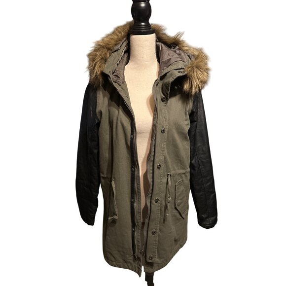 Tobi Green Coat Fur Hooded Parka Faux Leather Sleeves Quilted Lining Size Large - Picture 5 of 9